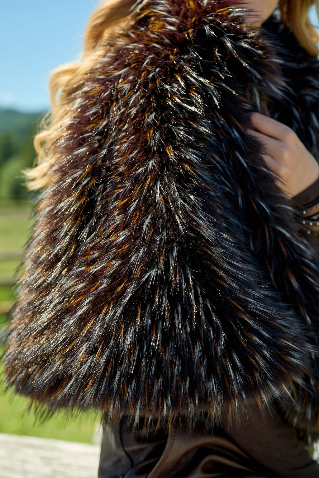 Saachi Shaggy Faux Fur Capelet