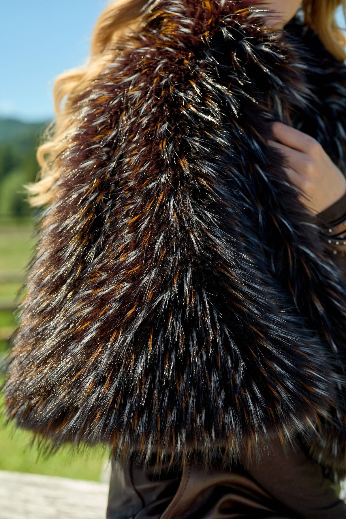 Saachi Shaggy Faux Fur Capelet